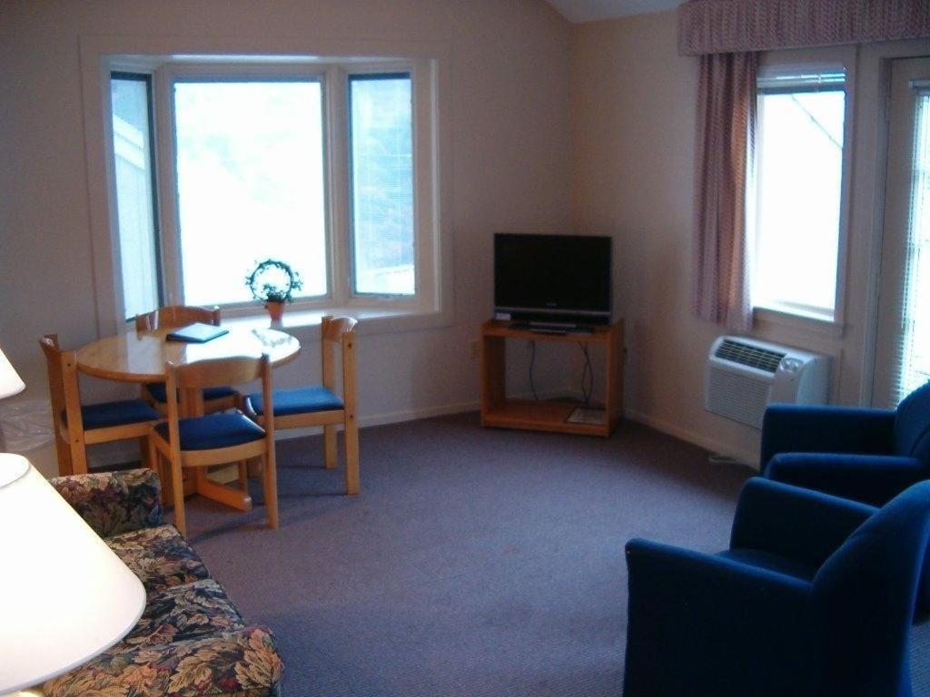 Attitash Motel & Suites Бартлетт Номер фото