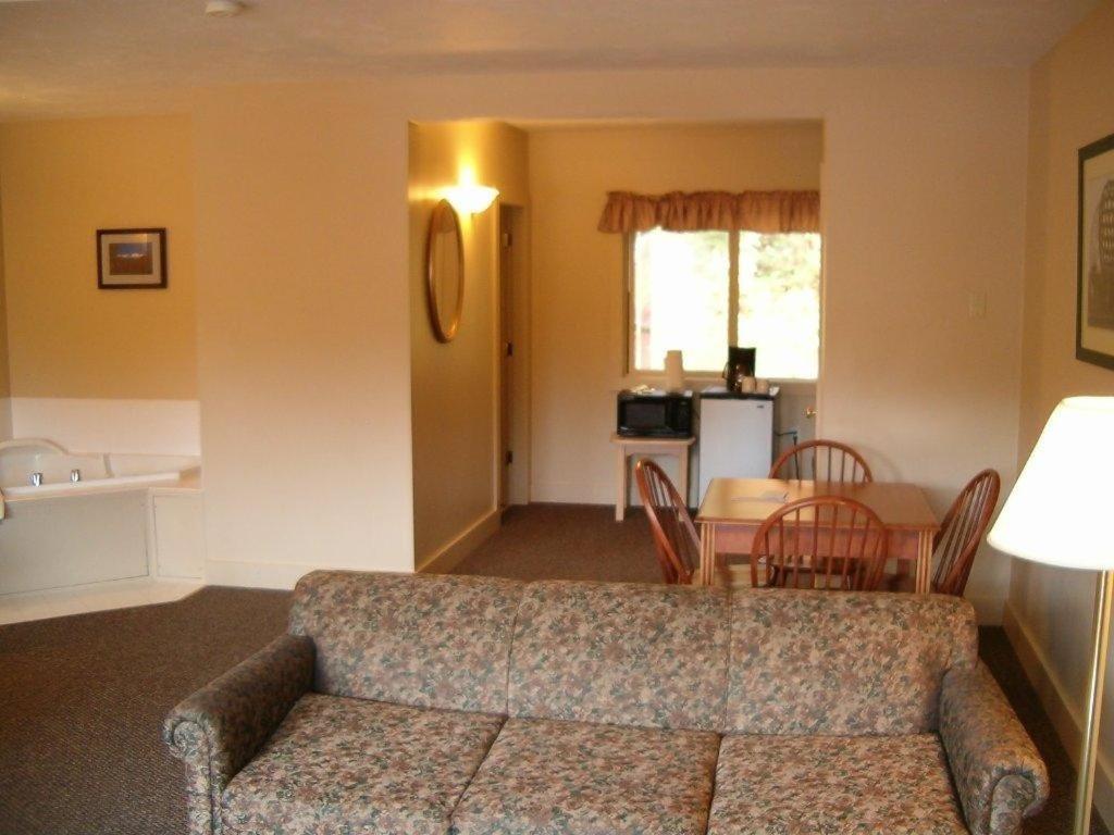 Attitash Motel & Suites Бартлетт Номер фото